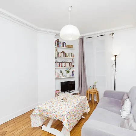 Charming Bright Apt In