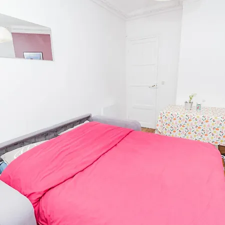Charming Bright Apt In *